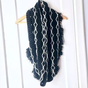 Black and white cozy circle scarf
